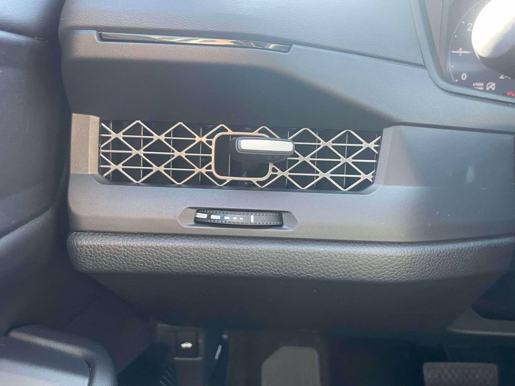 Certified 2025 Honda Accord SE image 21