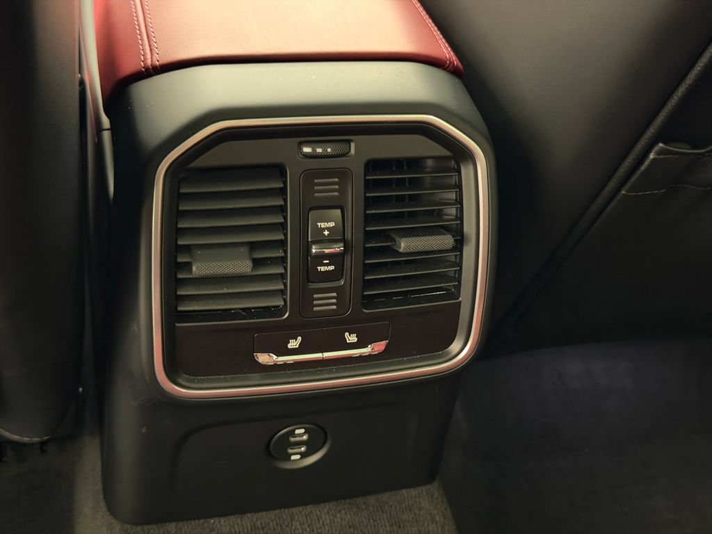 Certified 2026 Porsche Macan S AWD/4WD image 24