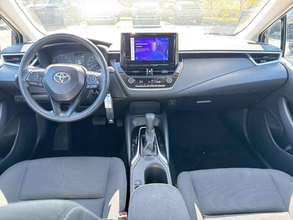 Used 2025 Toyota Corolla LE FWD image 10
