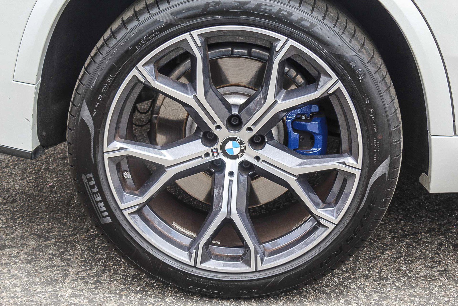 Used 2025 BMW X5 M60i image 11