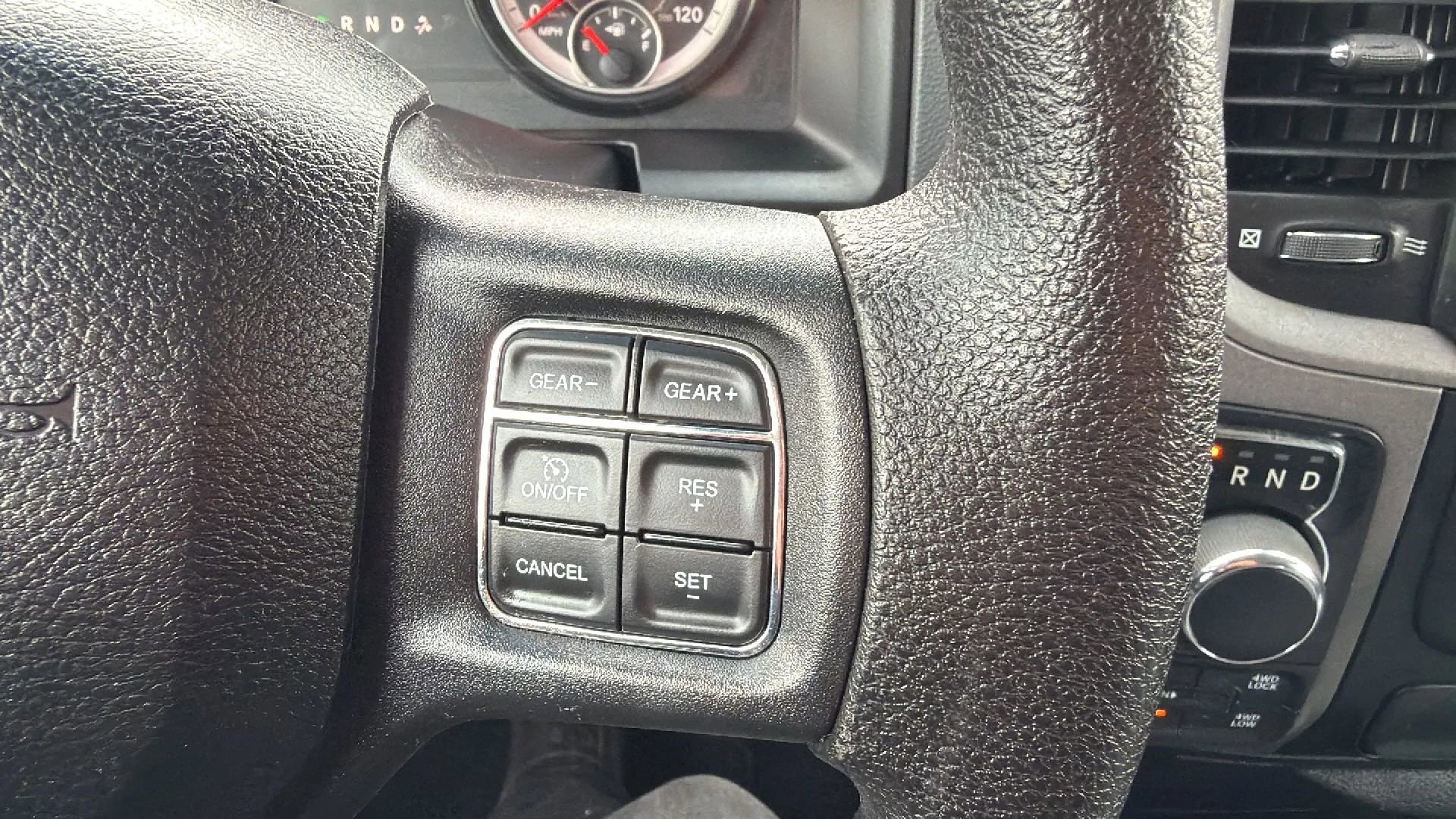 Used 2017 RAM 1500 Express AWD/4WD image 11