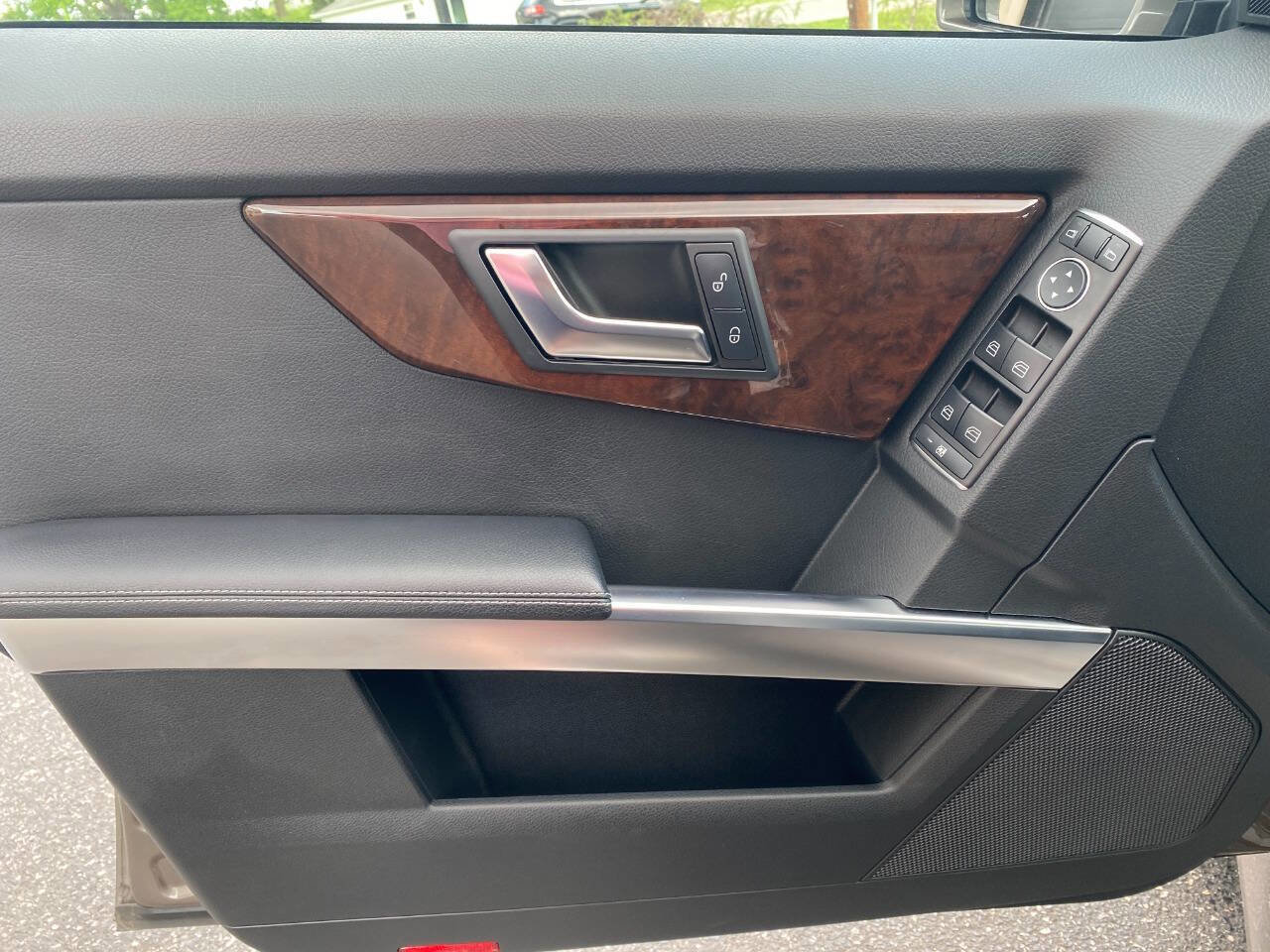 Used 2013 Mercedes-Benz GLK 350 4MATIC image 11