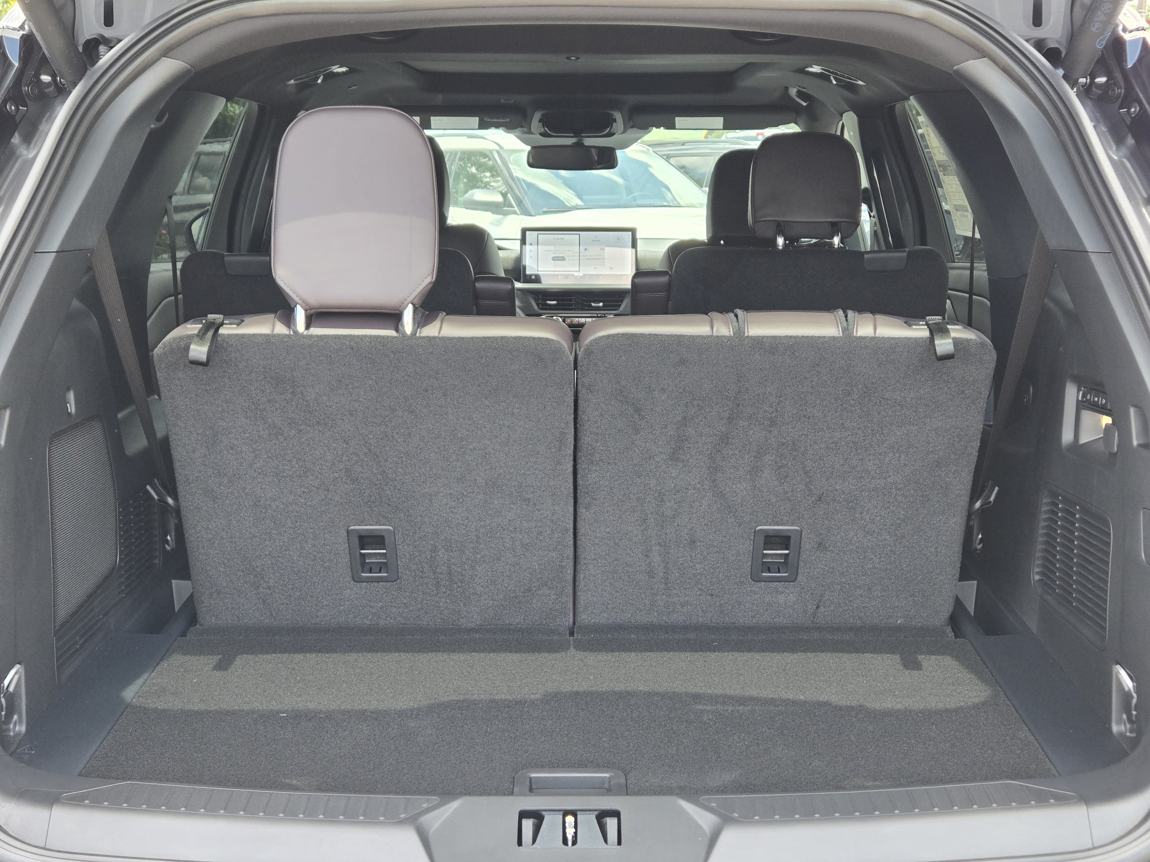 New 2026 Ford Explorer Platinum RWD image 11