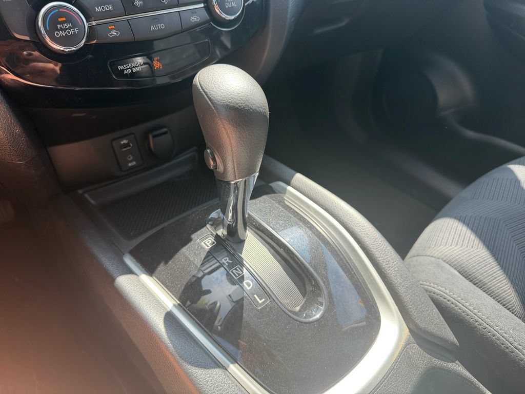 Used 2015 Nissan Rogue SV AWD/4WD image 29