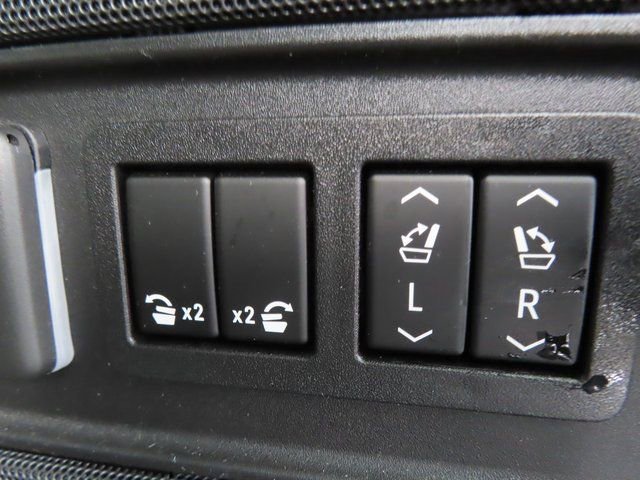 Used 2021 Cadillac Escalade Premium Luxury image 46