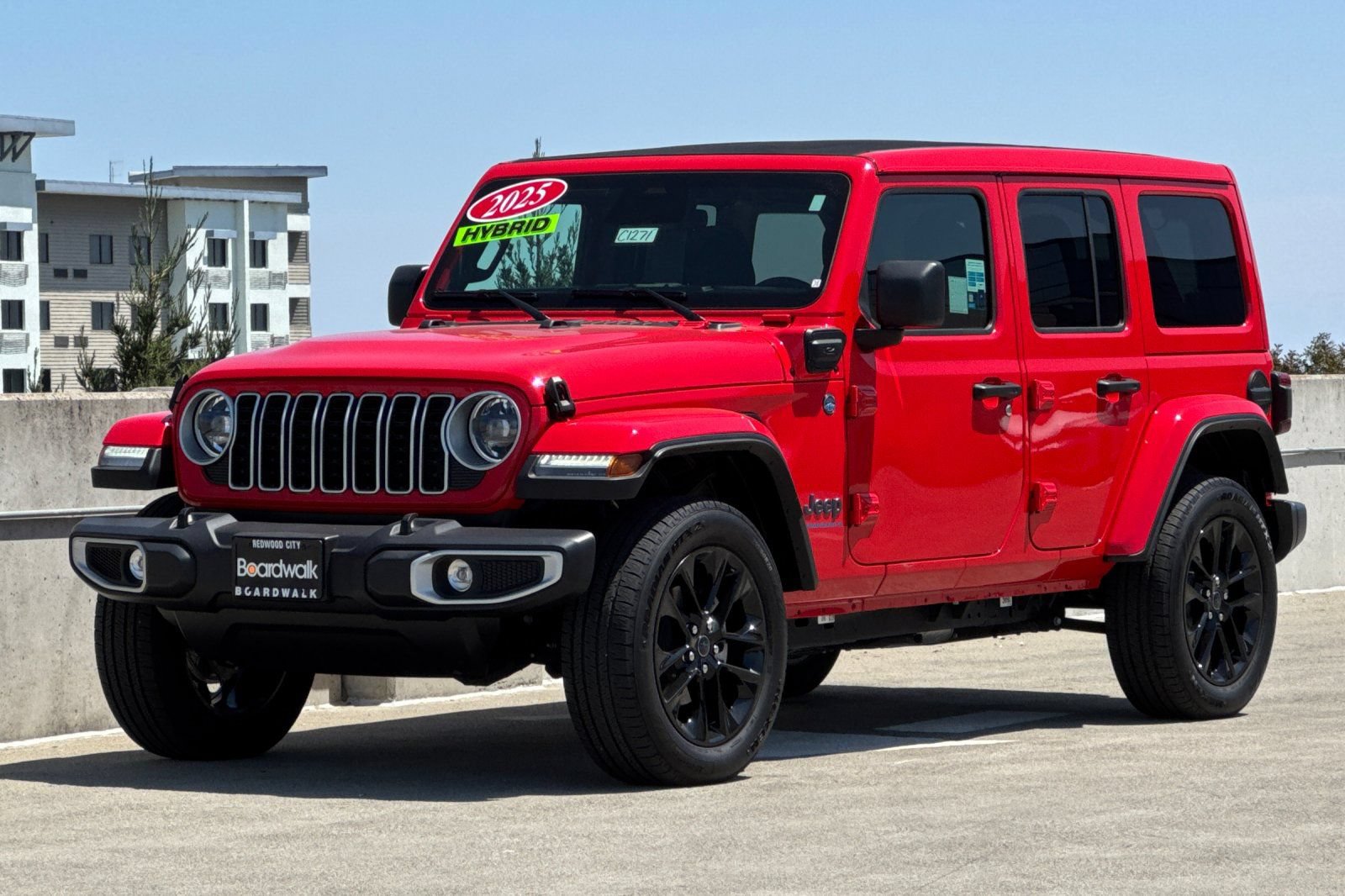 Used 2025 Jeep Wrangler Unlimited Sahara w/ Safety Group AWD/4WD image 8