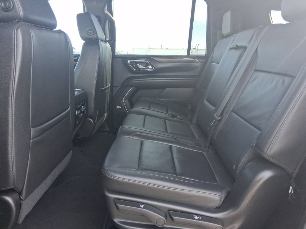 Used 2024 Chevrolet Suburban LT AWD/4WD image 20