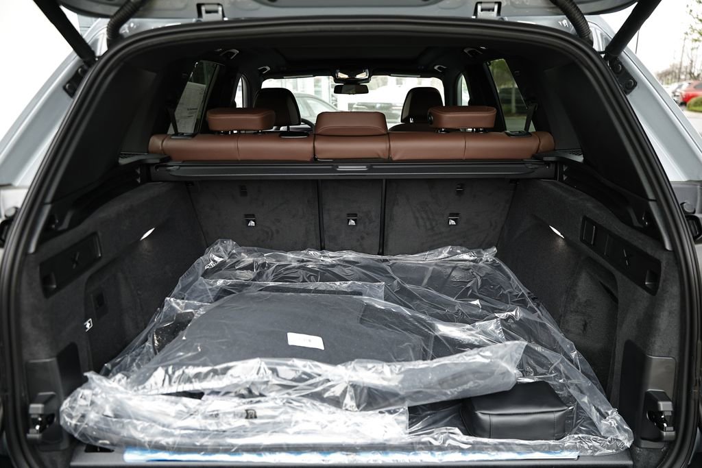 New 2026 BMW X5 xDrive50e w/ Executive Package image 32