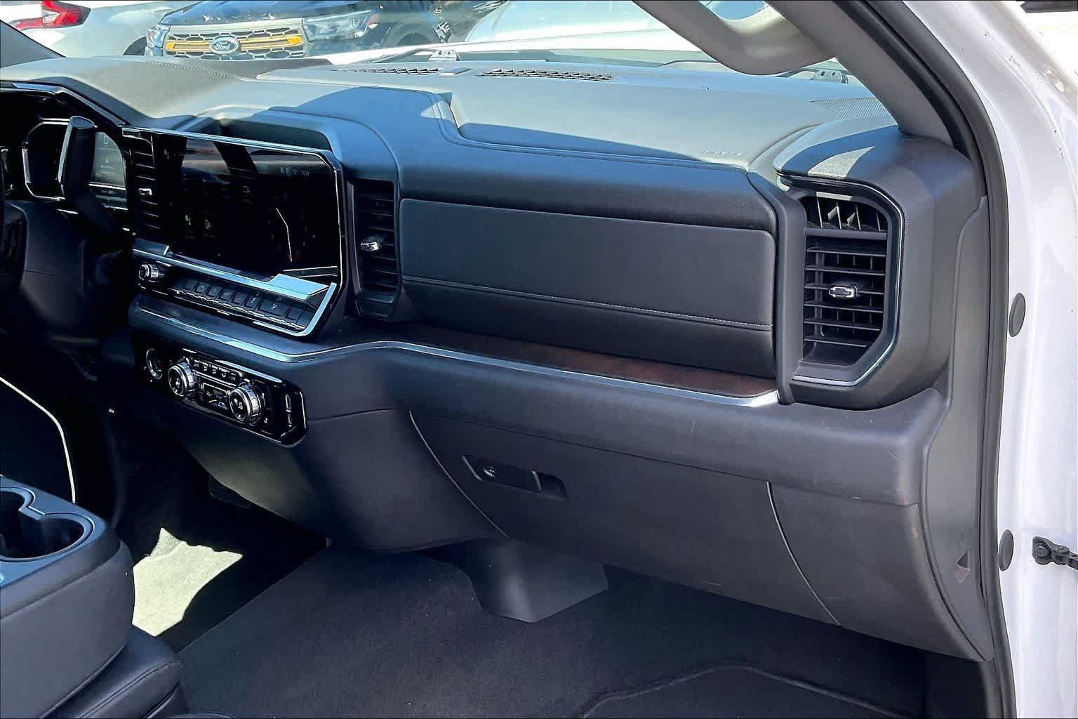 Used 2024 GMC Sierra 1500 SLT AWD/4WD image 23