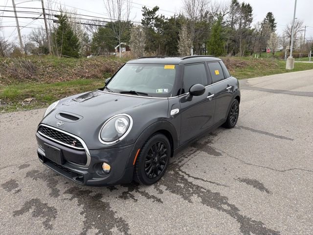 Used 2019 MINI Cooper S image 1