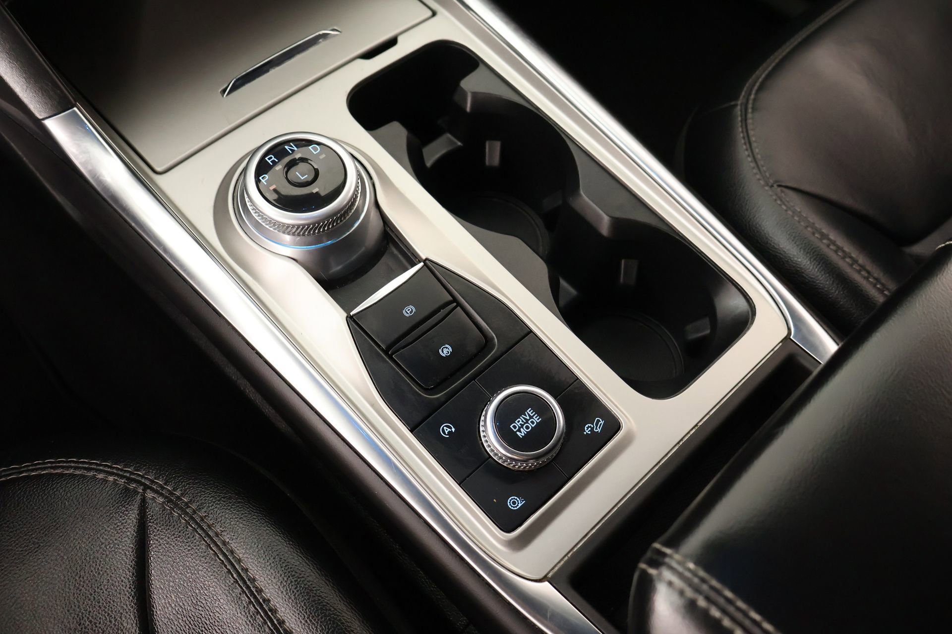 Used 2023 Ford Explorer Limited image 9