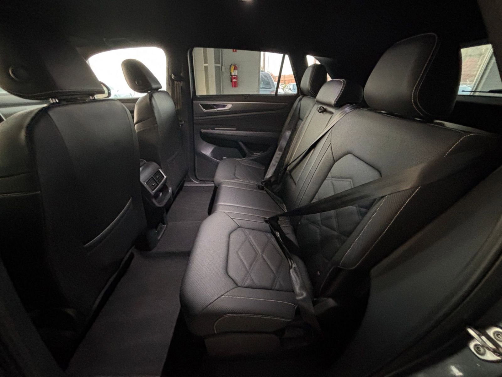 Used 2025 Volkswagen Atlas Cross Sport SE image 26