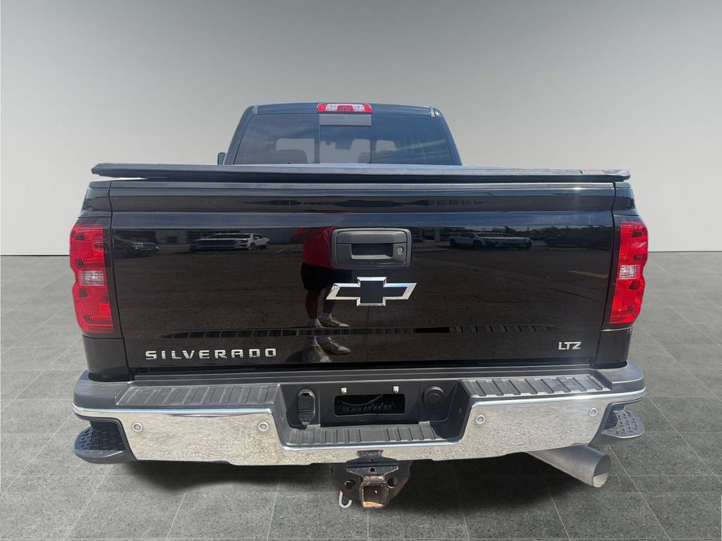 Used 2015 Chevrolet Silverado 2500 LTZ AWD/4WD image 4