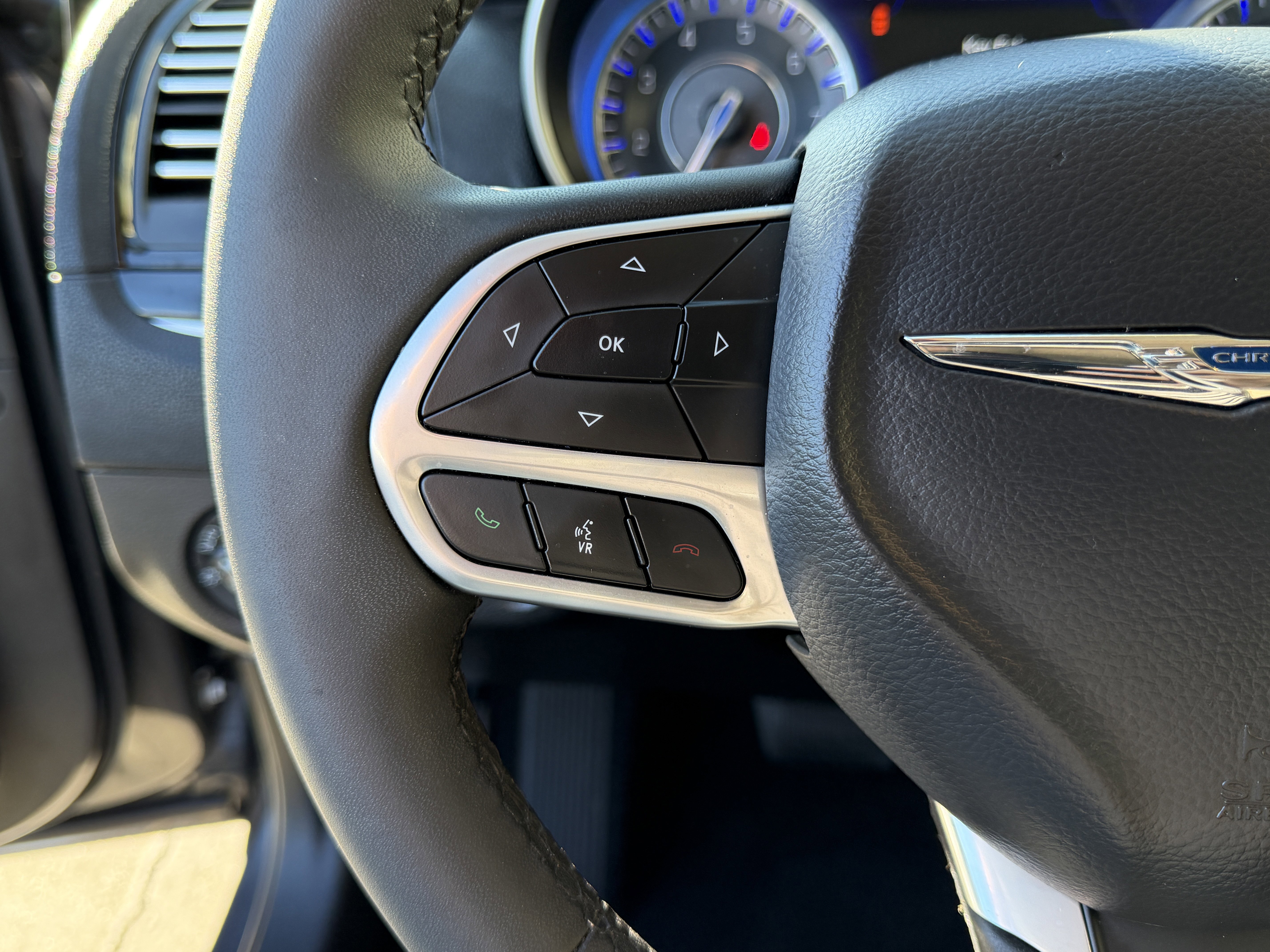 Certified 2023 Chrysler 300 Touring L w/ Popular Equipment Group image 28