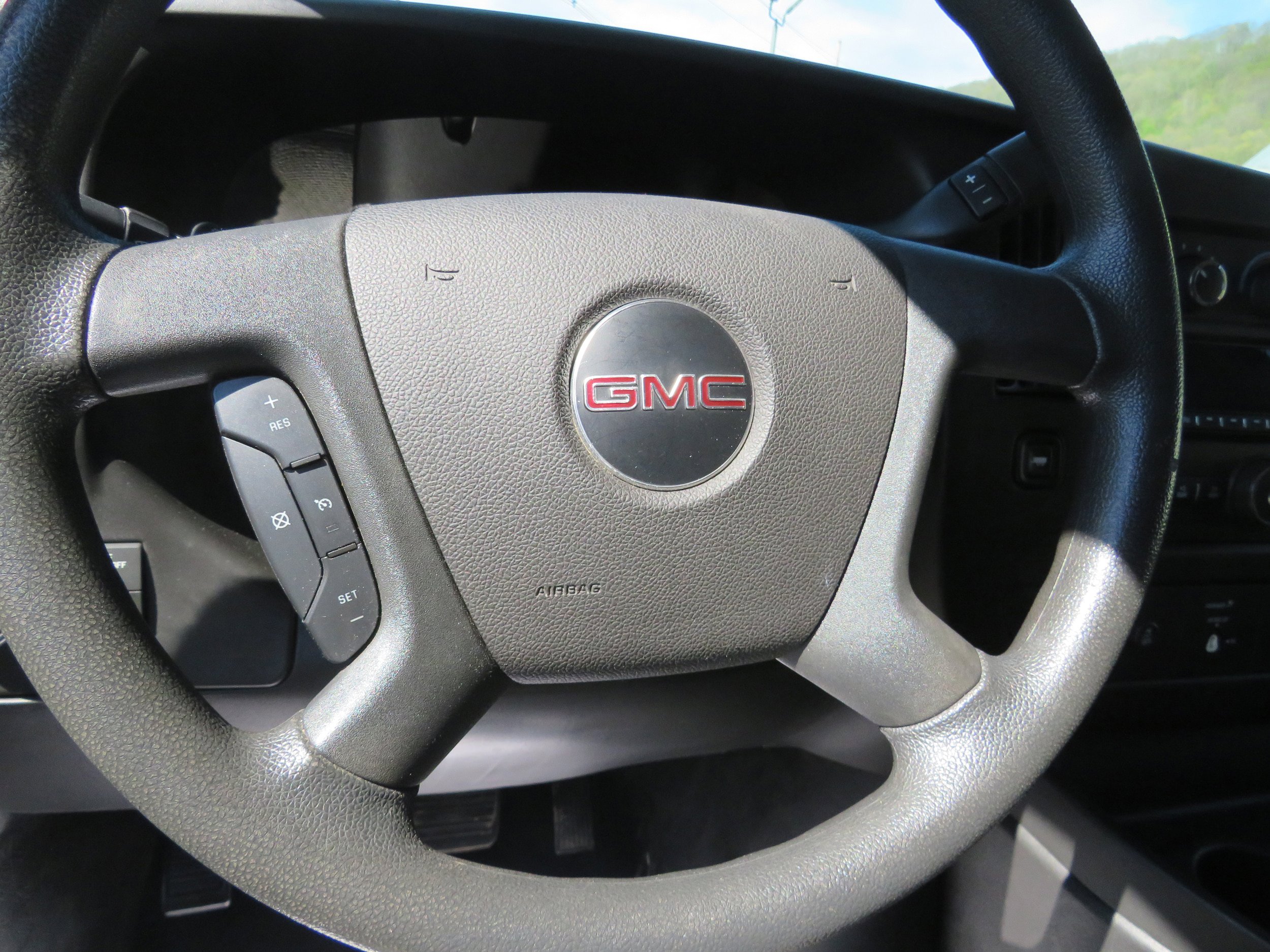 Used 2017 GMC Savana 2500 RWD image 10