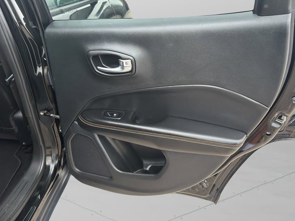 Used 2019 Jeep Compass Latitude image 11