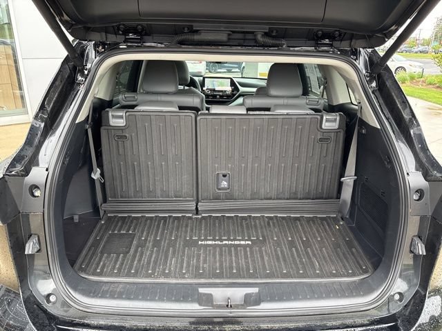 Used 2025 Toyota Highlander XLE AWD/4WD image 33