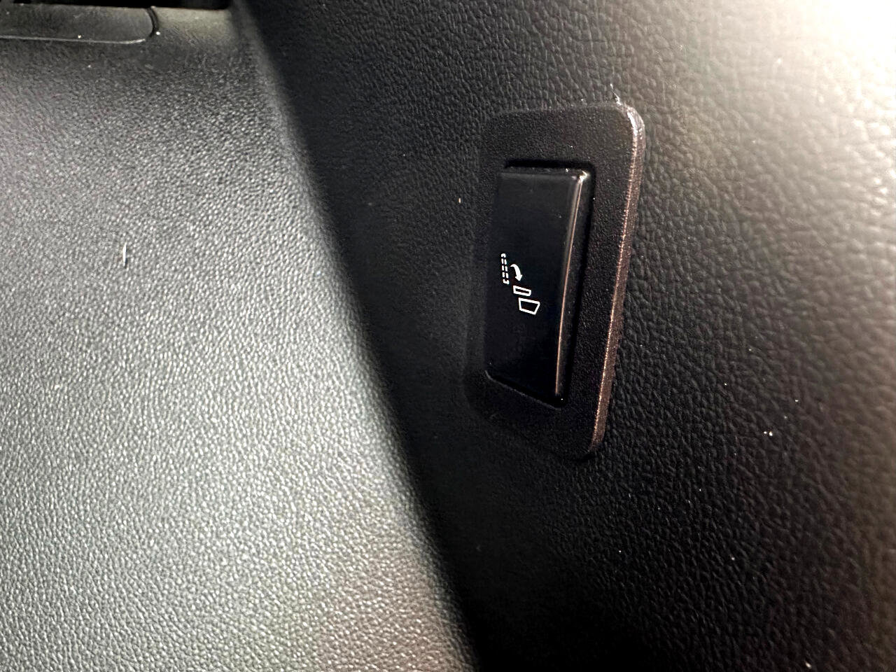 Used 2023 GMC Yukon Denali w/ Denali Reserve Package image 26