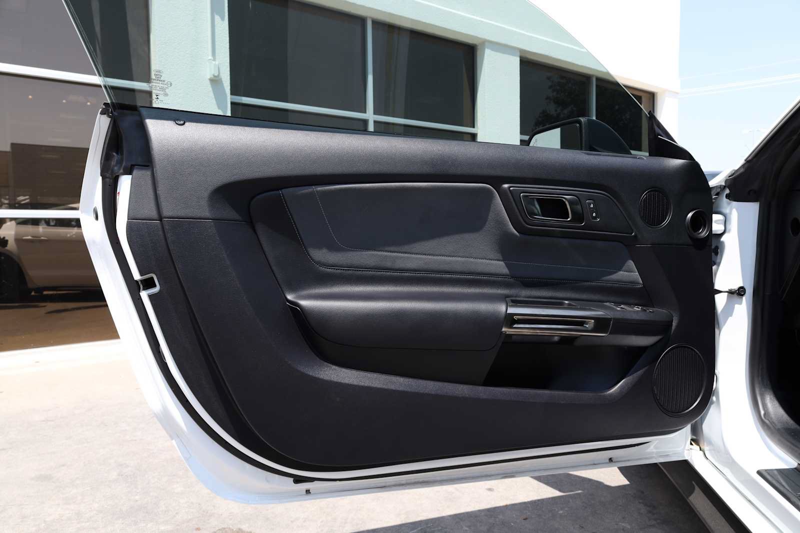 Used 2019 Ford Mustang Shelby GT350 w/ Technology Package RWD image 42