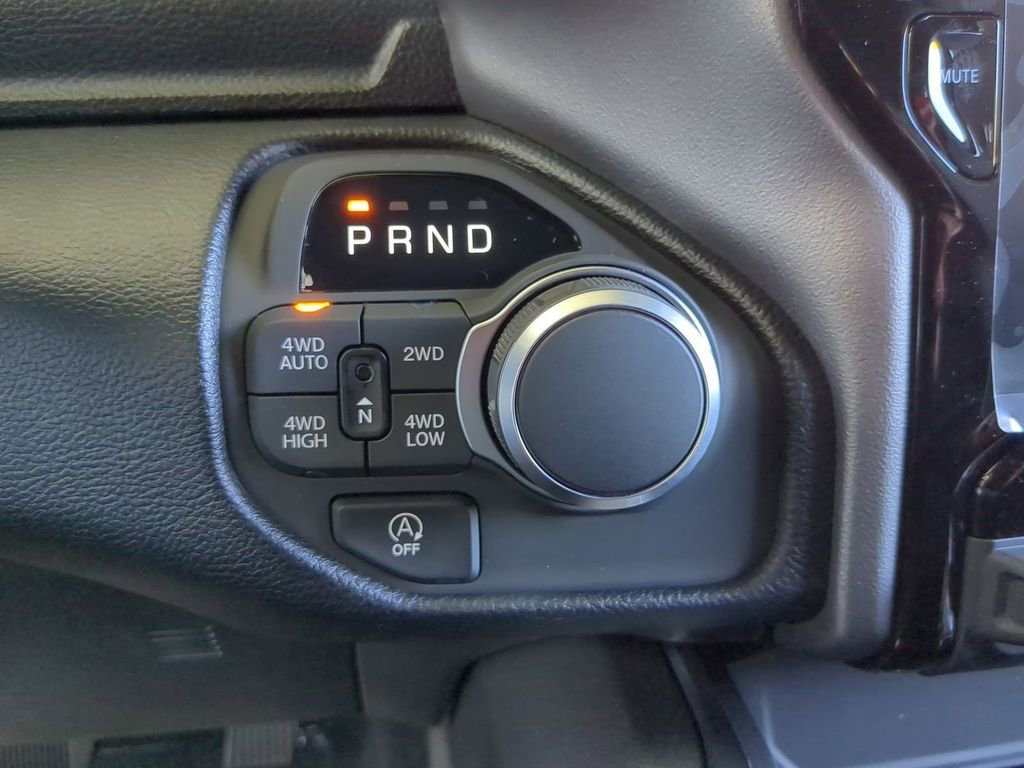 New 2026 RAM 1500 Big Horn AWD/4WD image 9