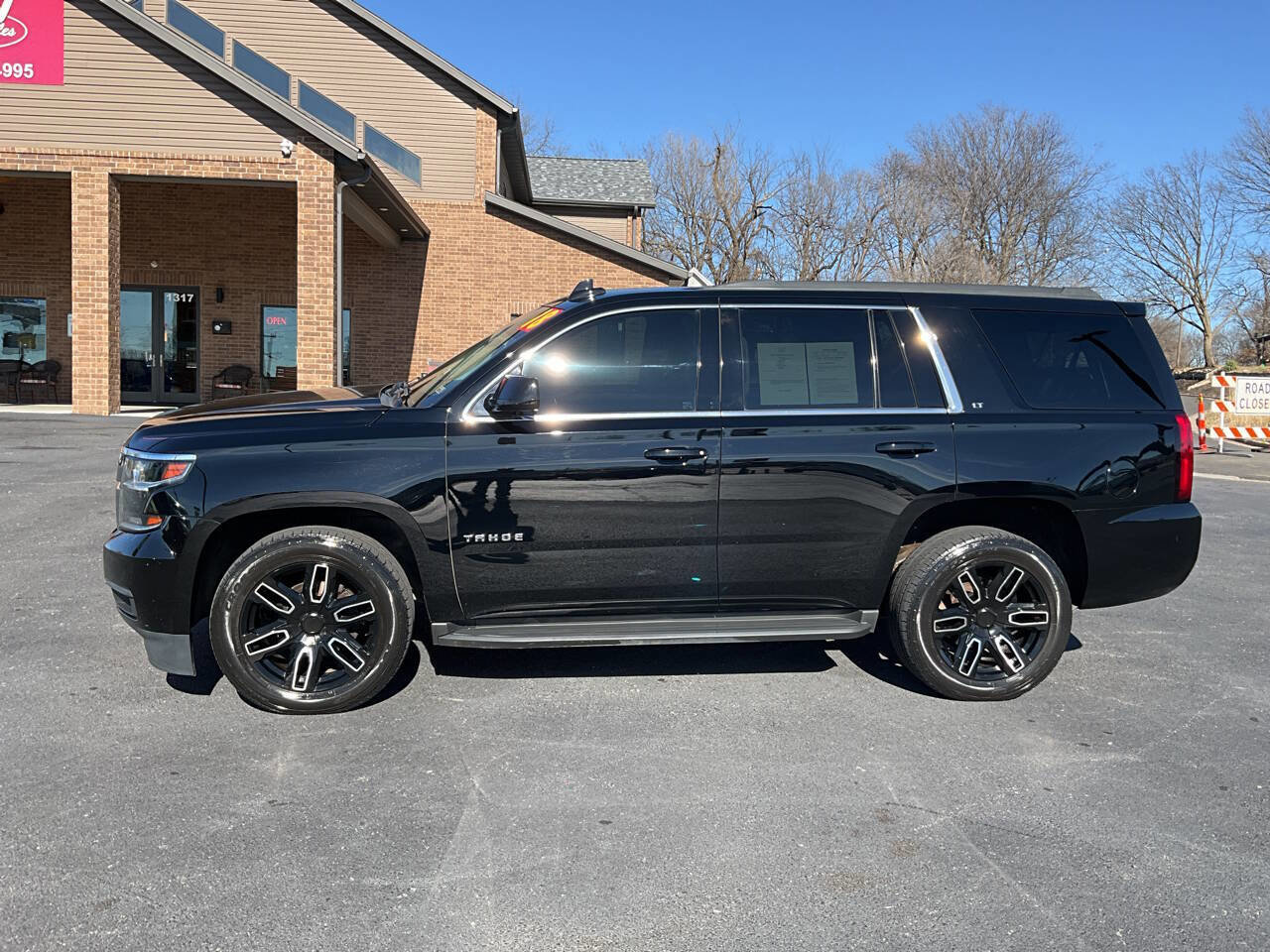 Used 2018 Chevrolet Tahoe LT image 2