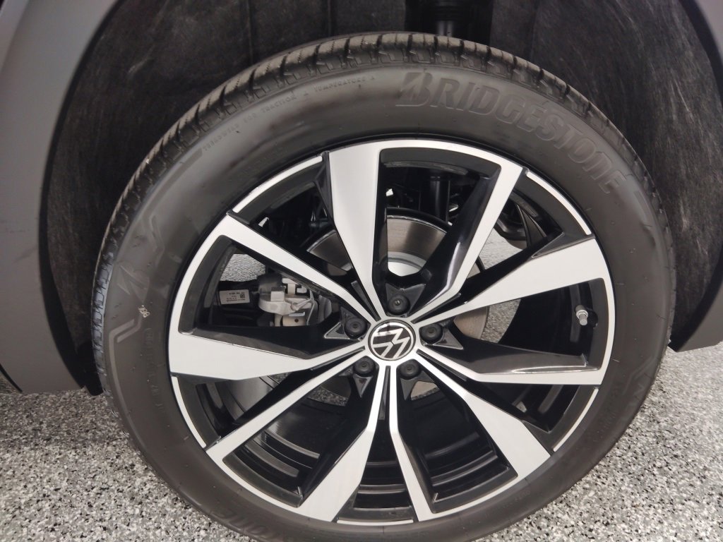New 2026 Volkswagen Atlas SEL Premium R-Line image 32