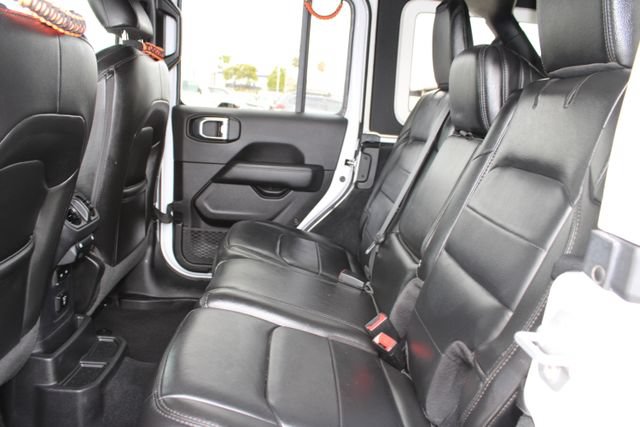 Used 2022 Jeep Wrangler Unlimited Sahara AWD/4WD image 40