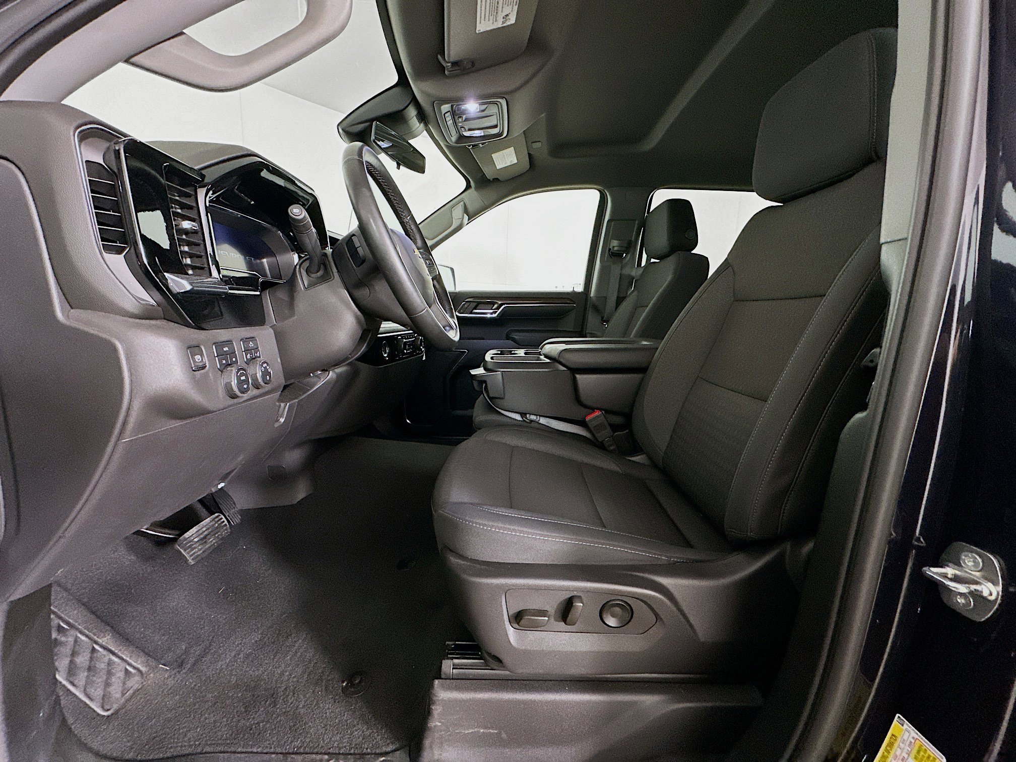 Used 2024 Chevrolet Silverado 1500 LT image 13