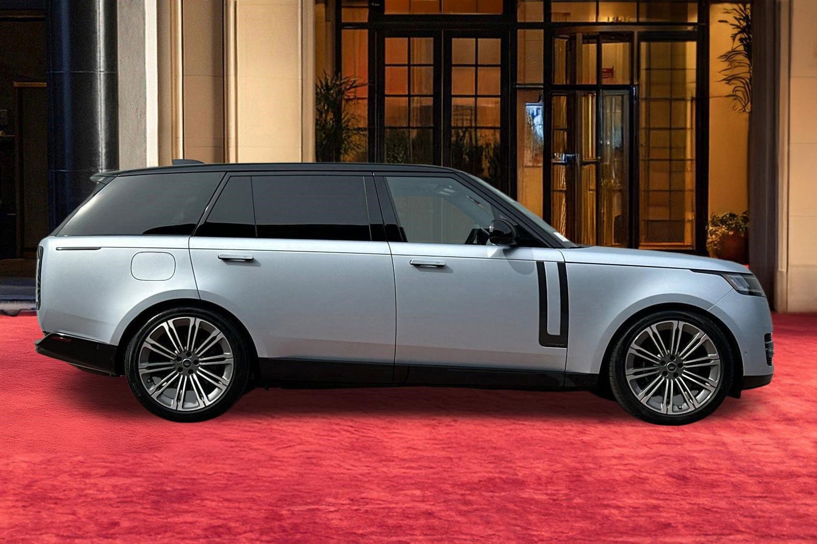 Used 2025 Land Rover Range Rover Long Wheelbase Autobiography AWD/4WD image 6