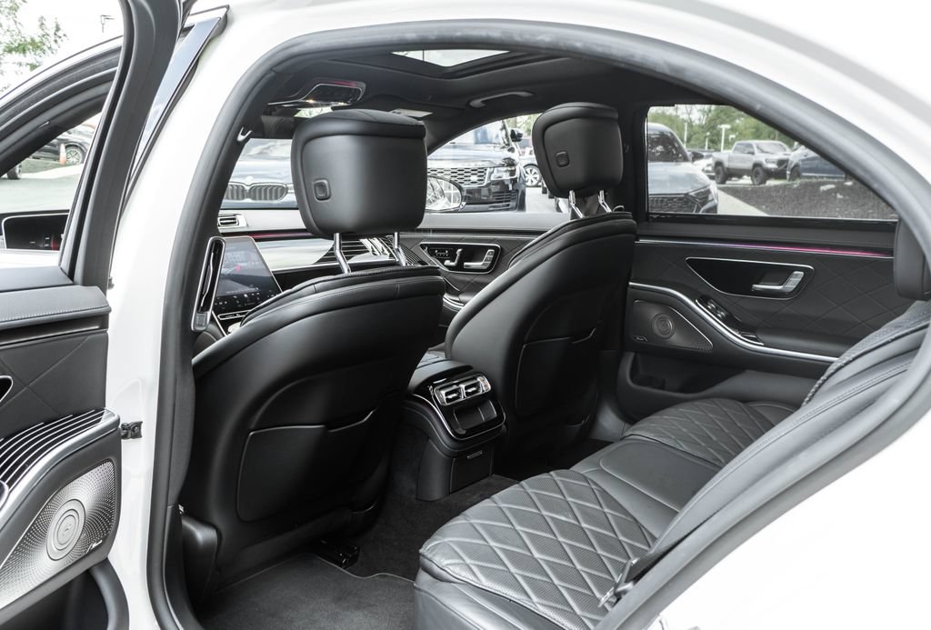 Used 2021 Mercedes-Benz S 580 4MATIC Sedan w/ AMG Line image 24