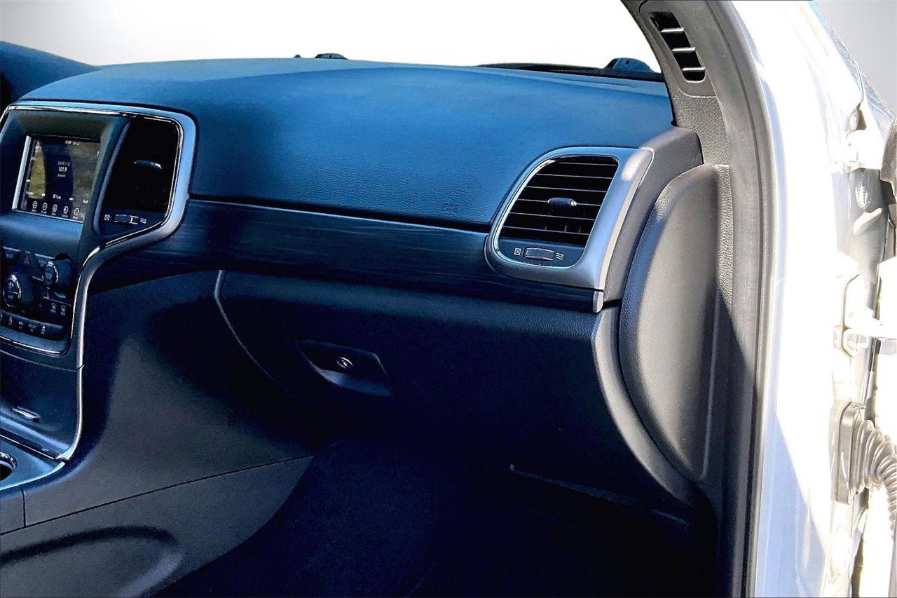 Certified 2021 Jeep Grand Cherokee Laredo image 19