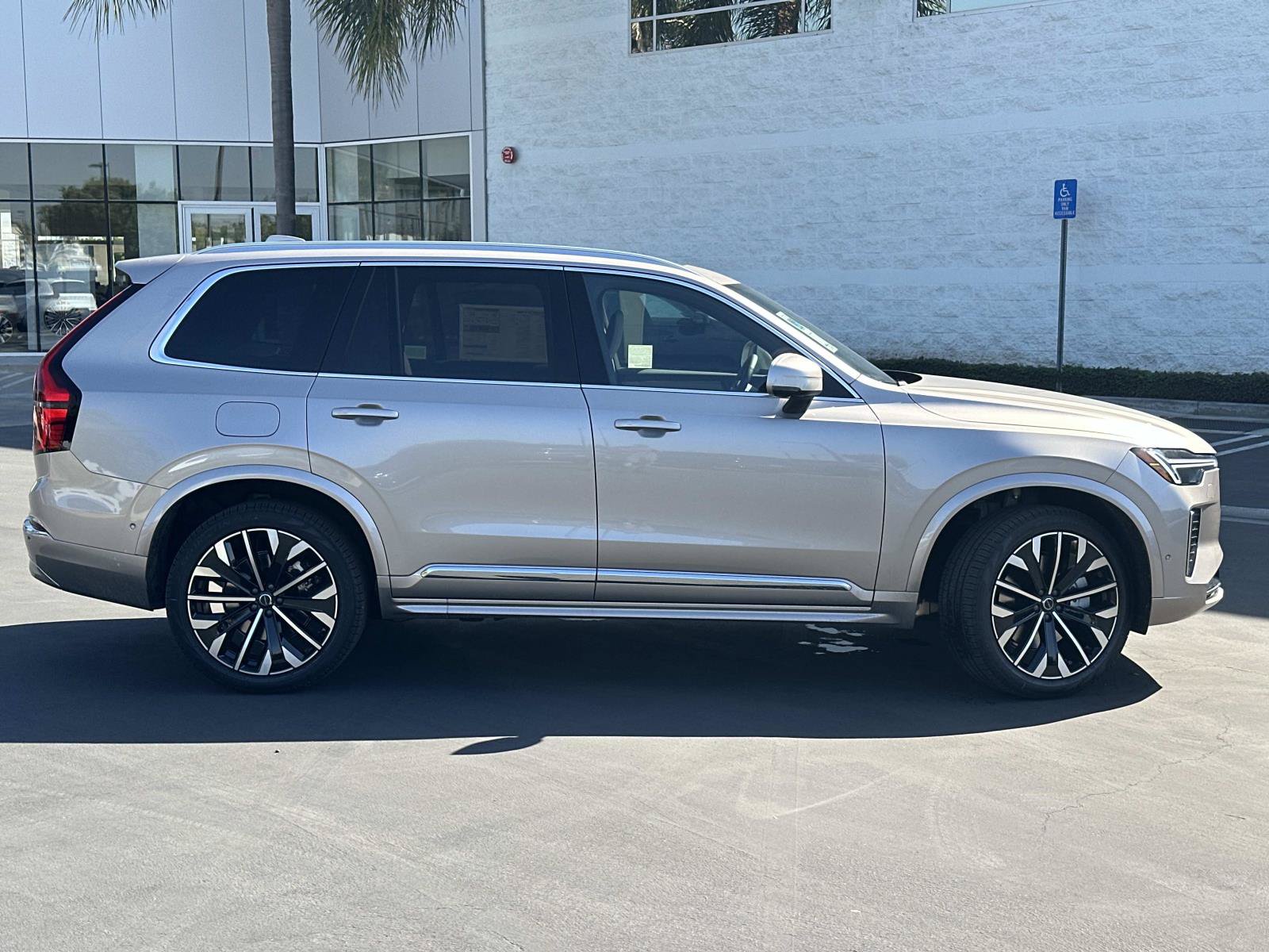 New 2026 Volvo XC90 T8 Plus w/ Protection Package Premier AWD/4WD image 3