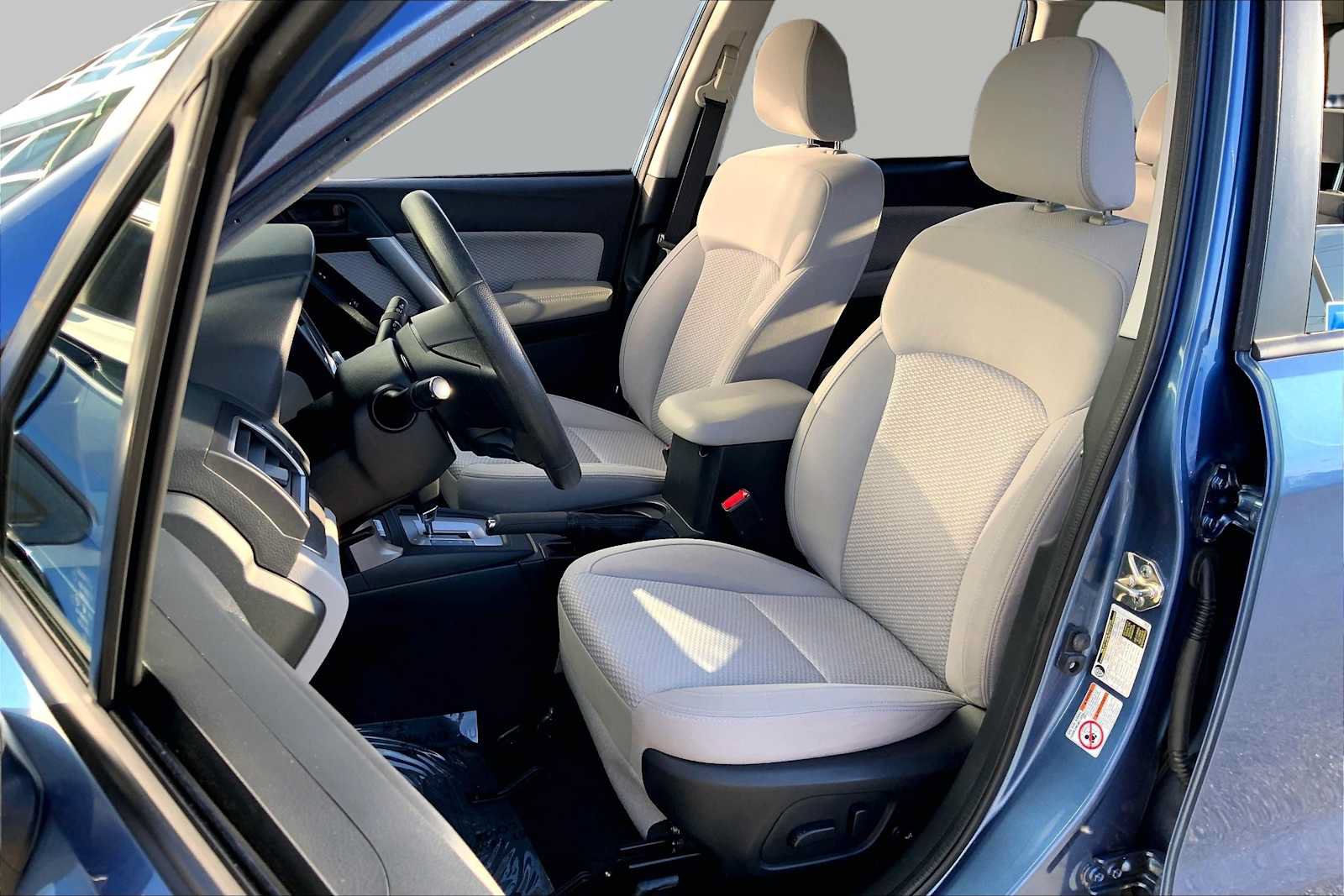 Used 2017 Subaru Forester 2.5i Premium AWD/4WD image 8
