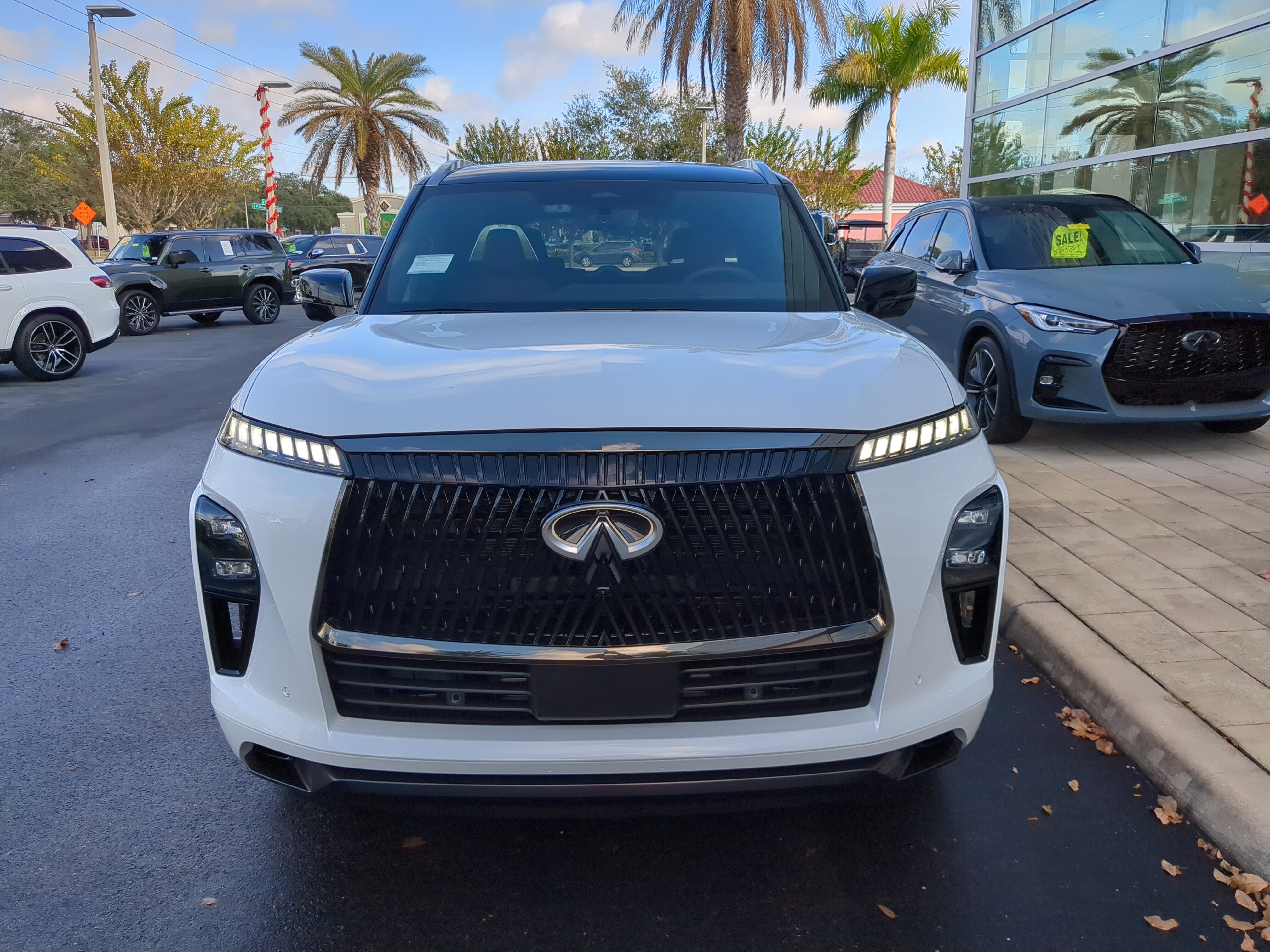 New 2026 INFINITI QX80 Autograph w/ Premium Cargo Package image 2