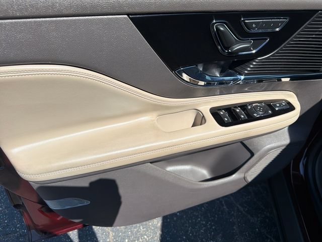 Certified 2020 Lincoln Corsair AWD w/ Equipment Group 101A image 13