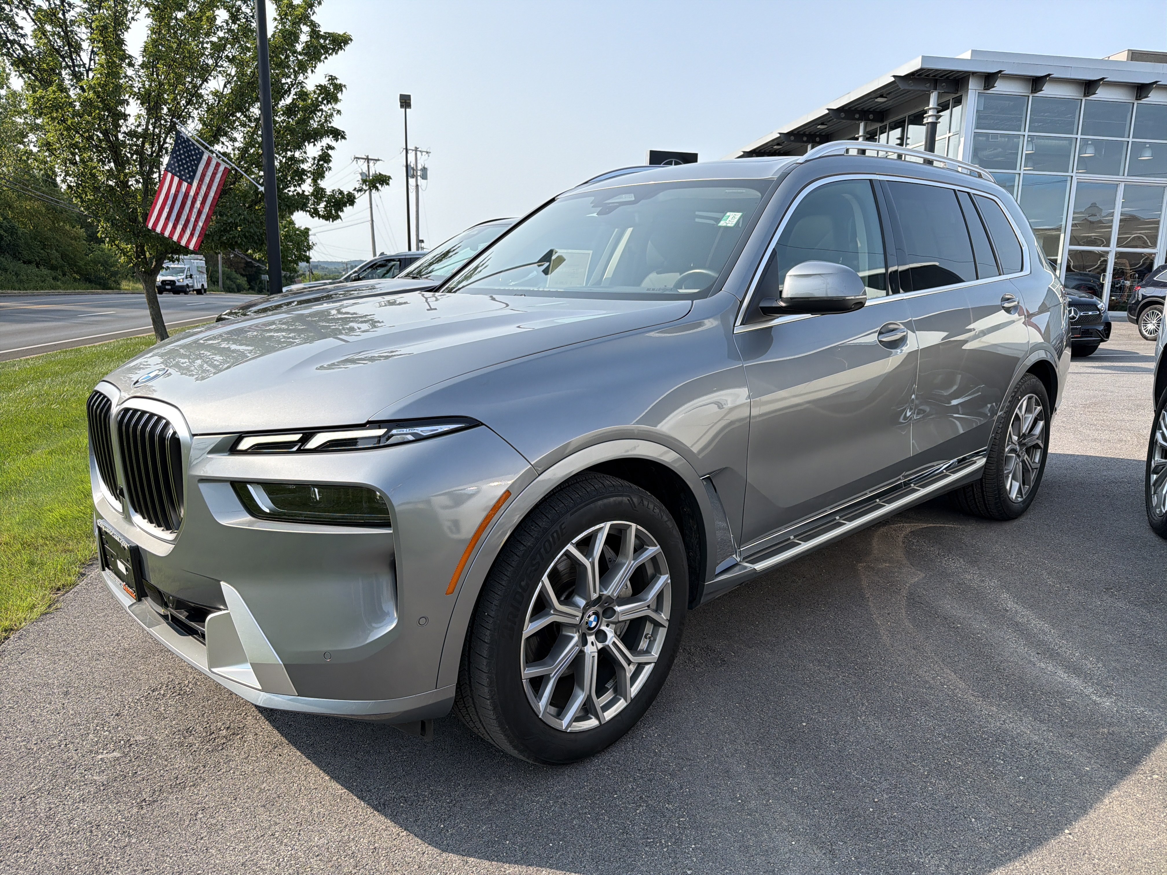 Used 2026 BMW X7 xDrive40i AWD/4WD image 4