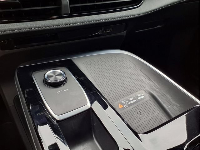 Certified 2025 Buick Enclave Preferred FWD image 10