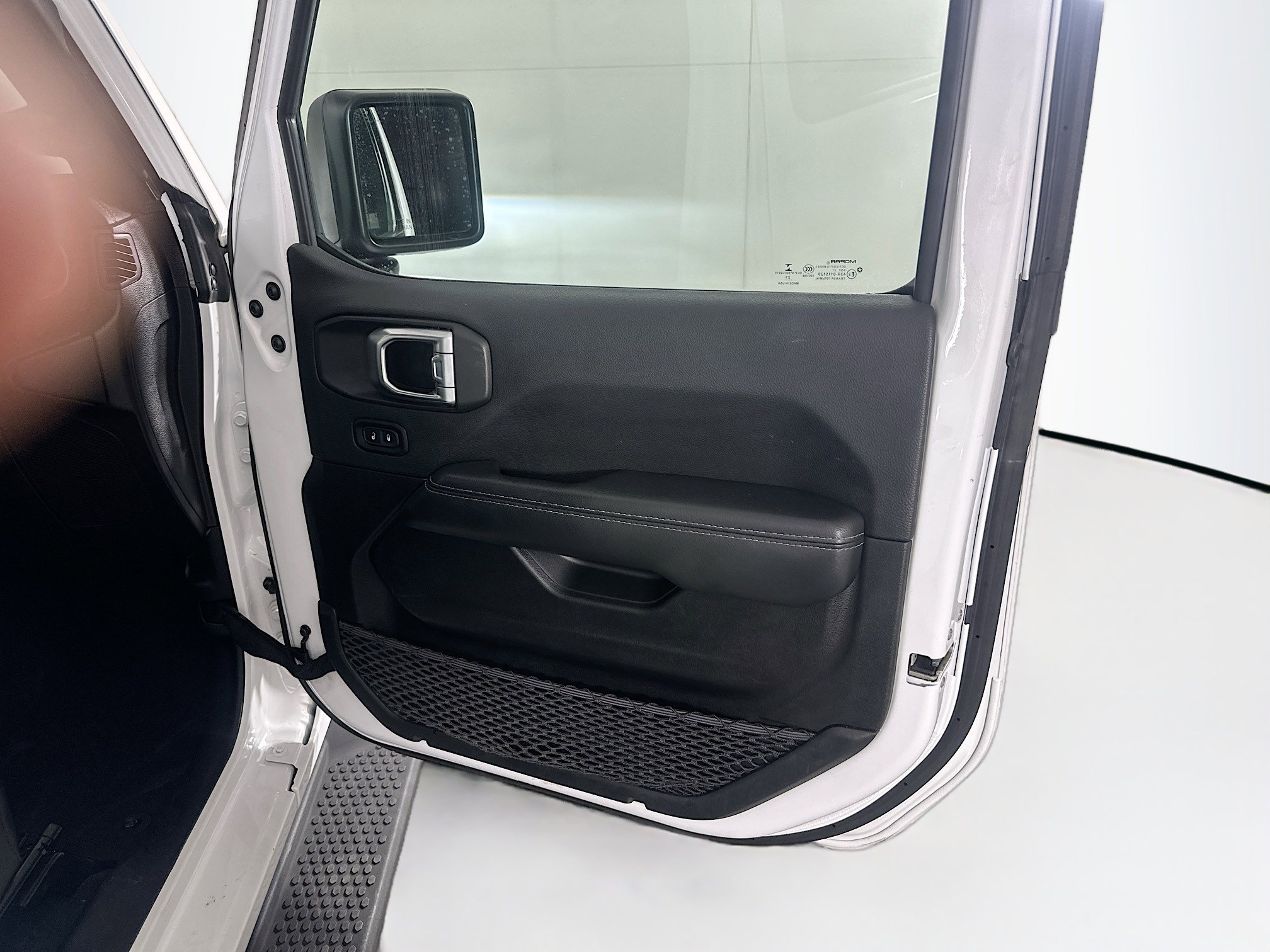 Used 2021 Jeep Wrangler Sahara image 30