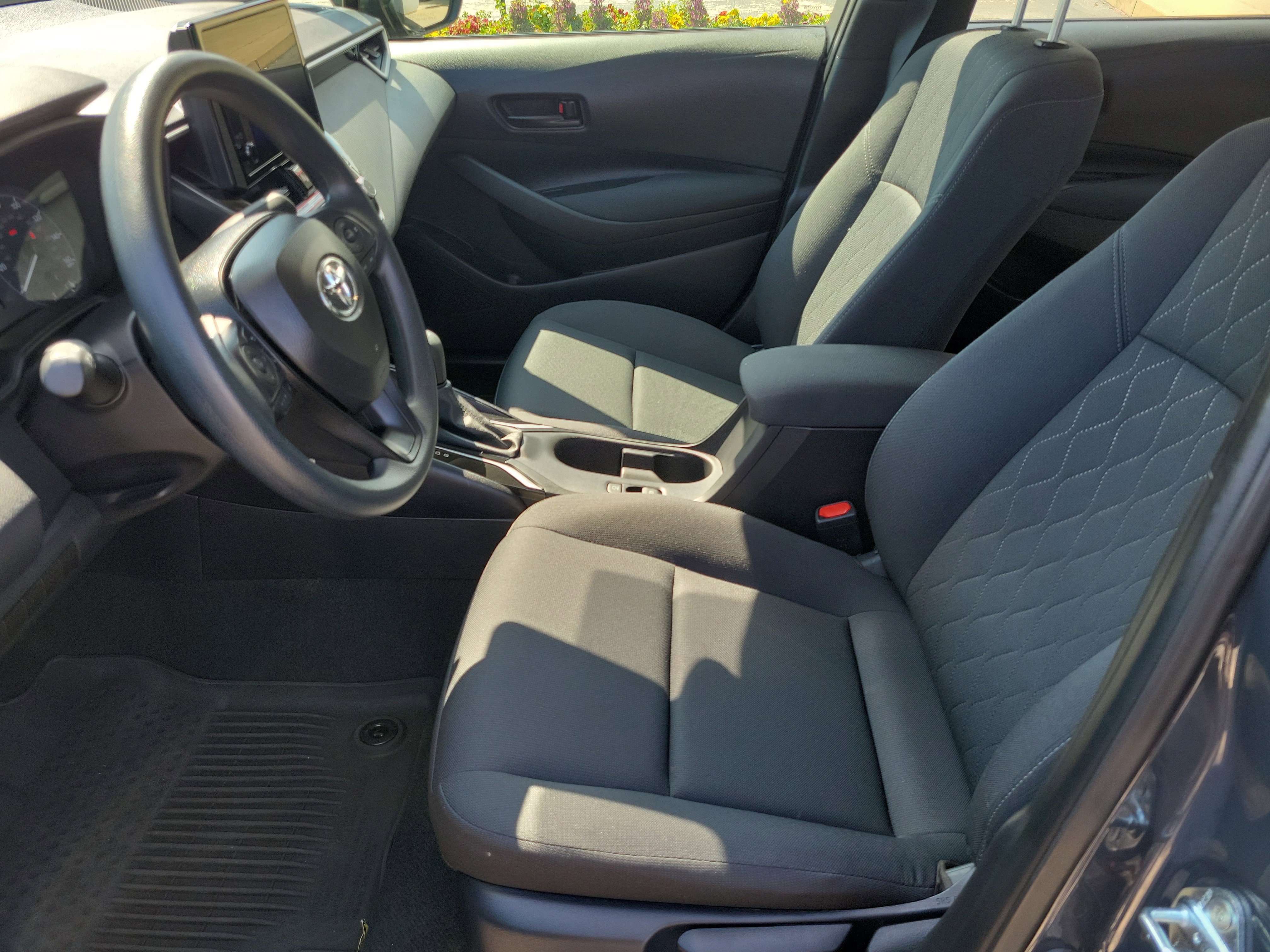 Used 2025 Toyota Corolla LE image 16