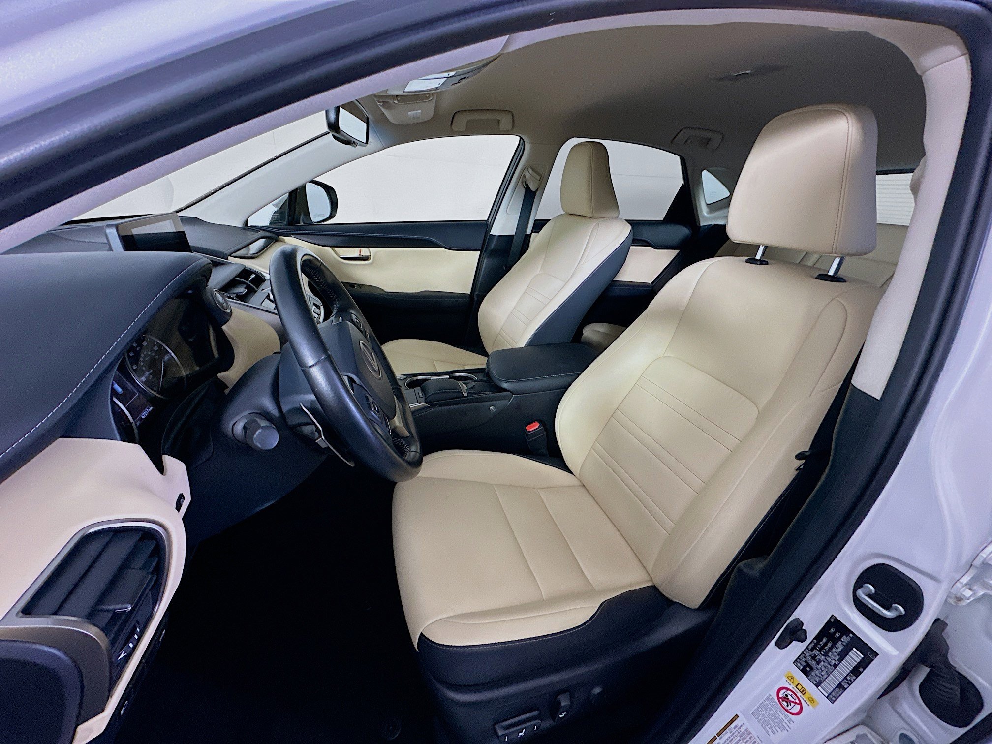 Used 2018 Lexus NX 300 FWD image 13