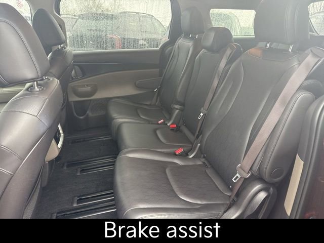 Certified 2025 Kia Carnival image 16