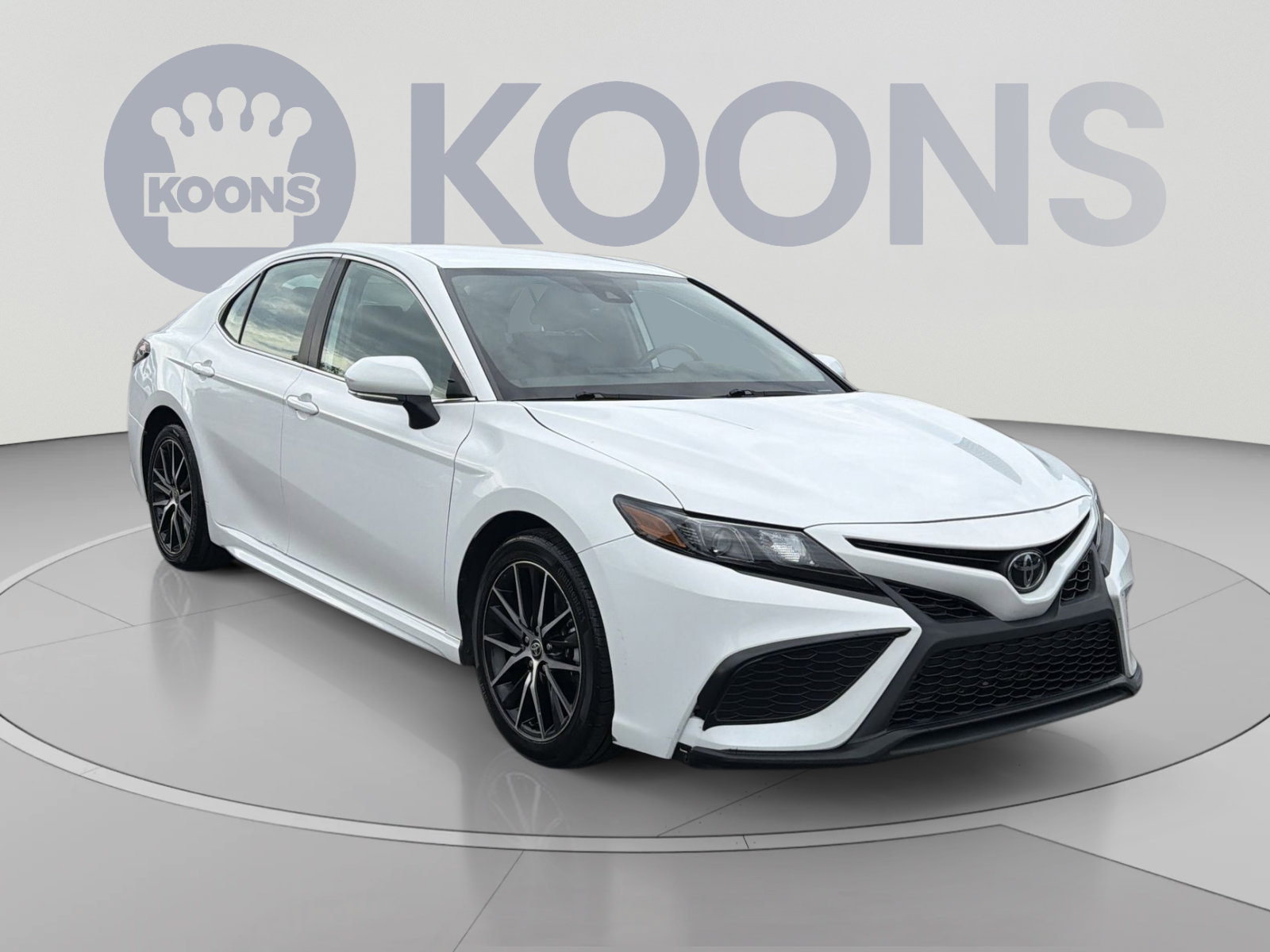 Used 2023 Toyota Camry SE FWD image 8