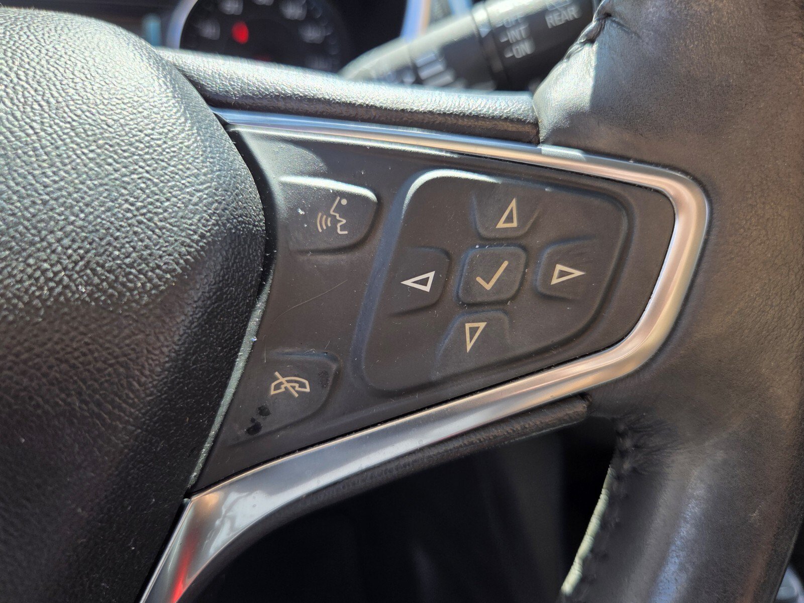Certified 2018 Chevrolet Equinox Premier FWD image 22