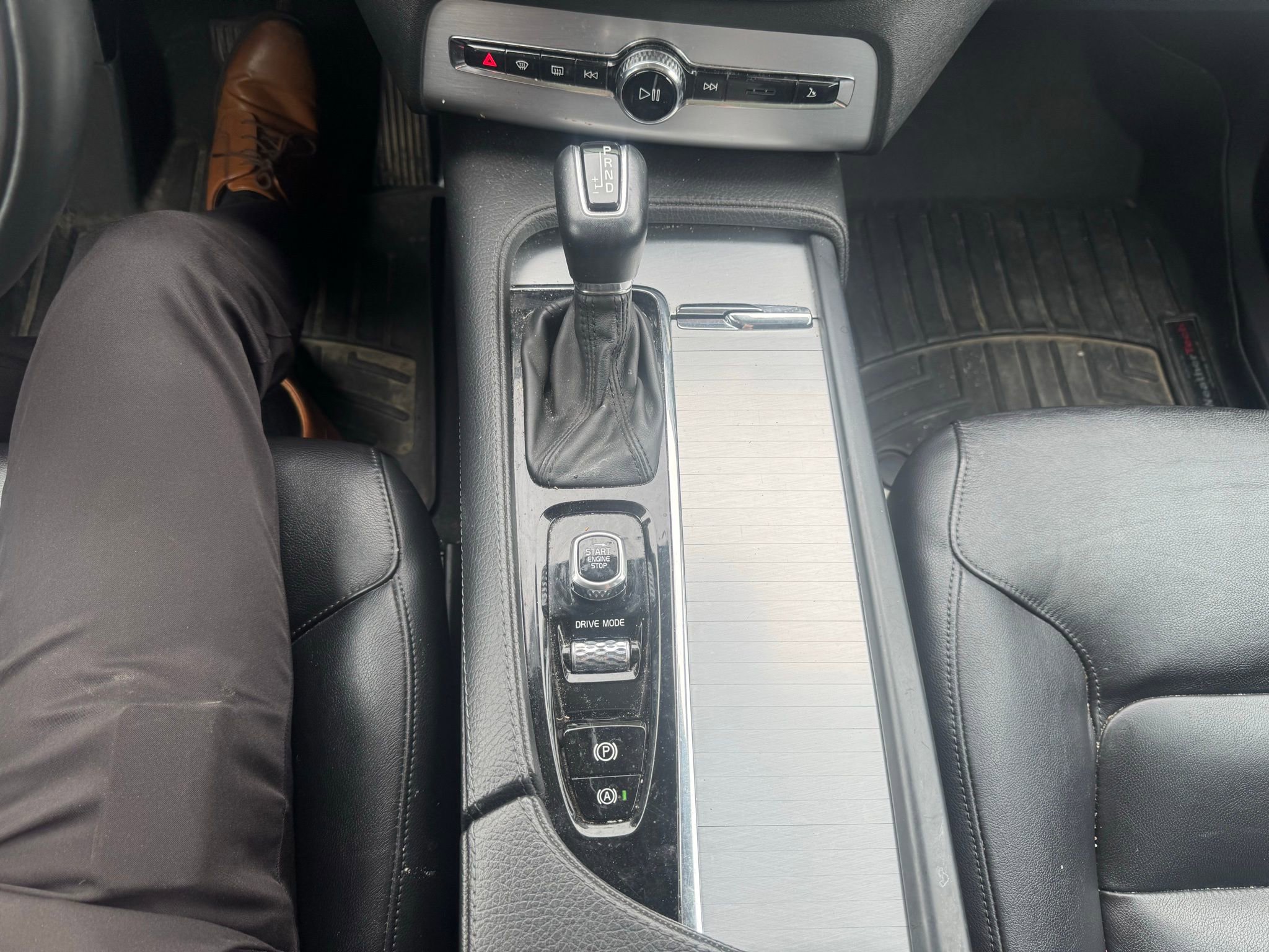 Used 2018 Volvo XC90 T5 Momentum w/ Convenience Package image 13