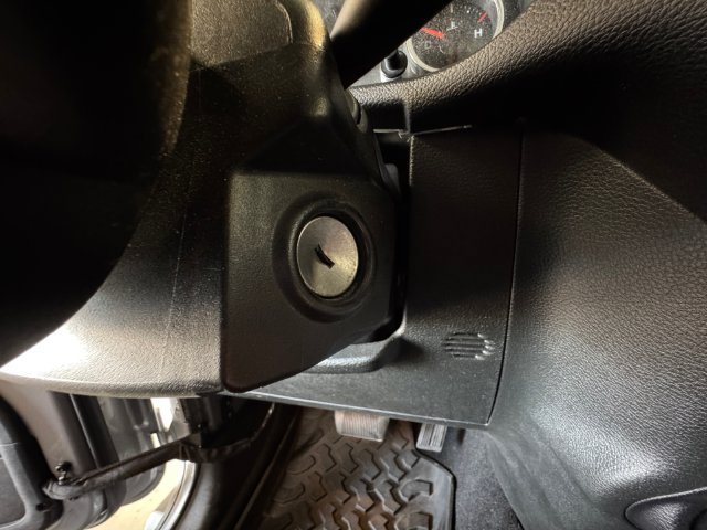 Used 2015 Jeep Wrangler Unlimited Sahara w/ Dual Top Group AWD/4WD image 22