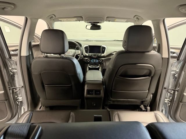 Used 2023 GMC Terrain SLT AWD/4WD image 32