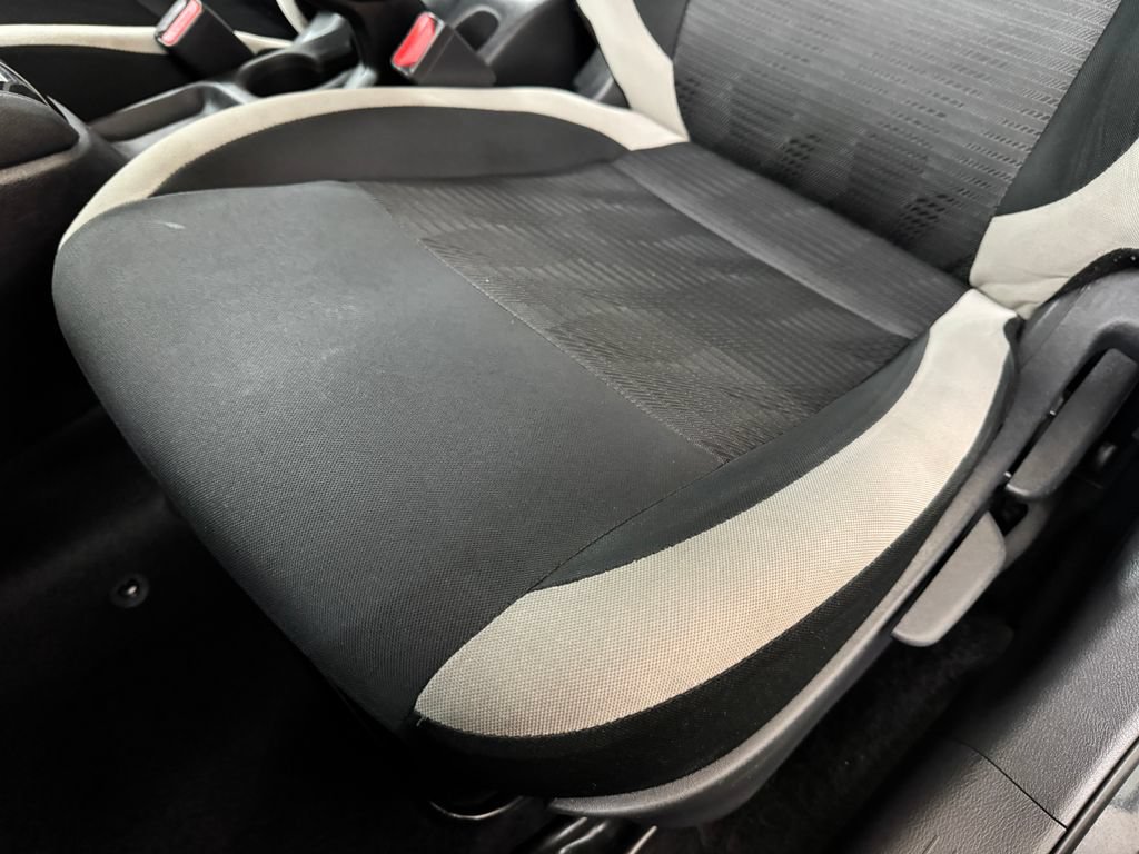 Used 2021 Nissan Versa SV FWD image 16