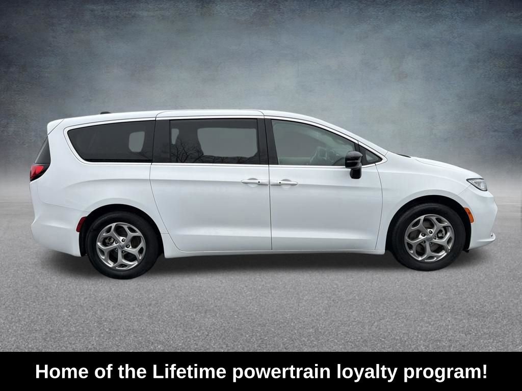Used 2024 Chrysler Pacifica Limited FWD image 7
