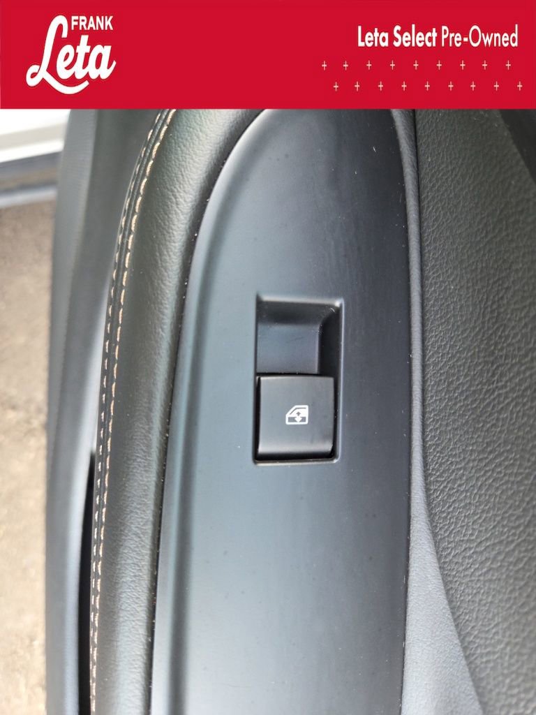 Used 2017 Buick Envision Essence image 30