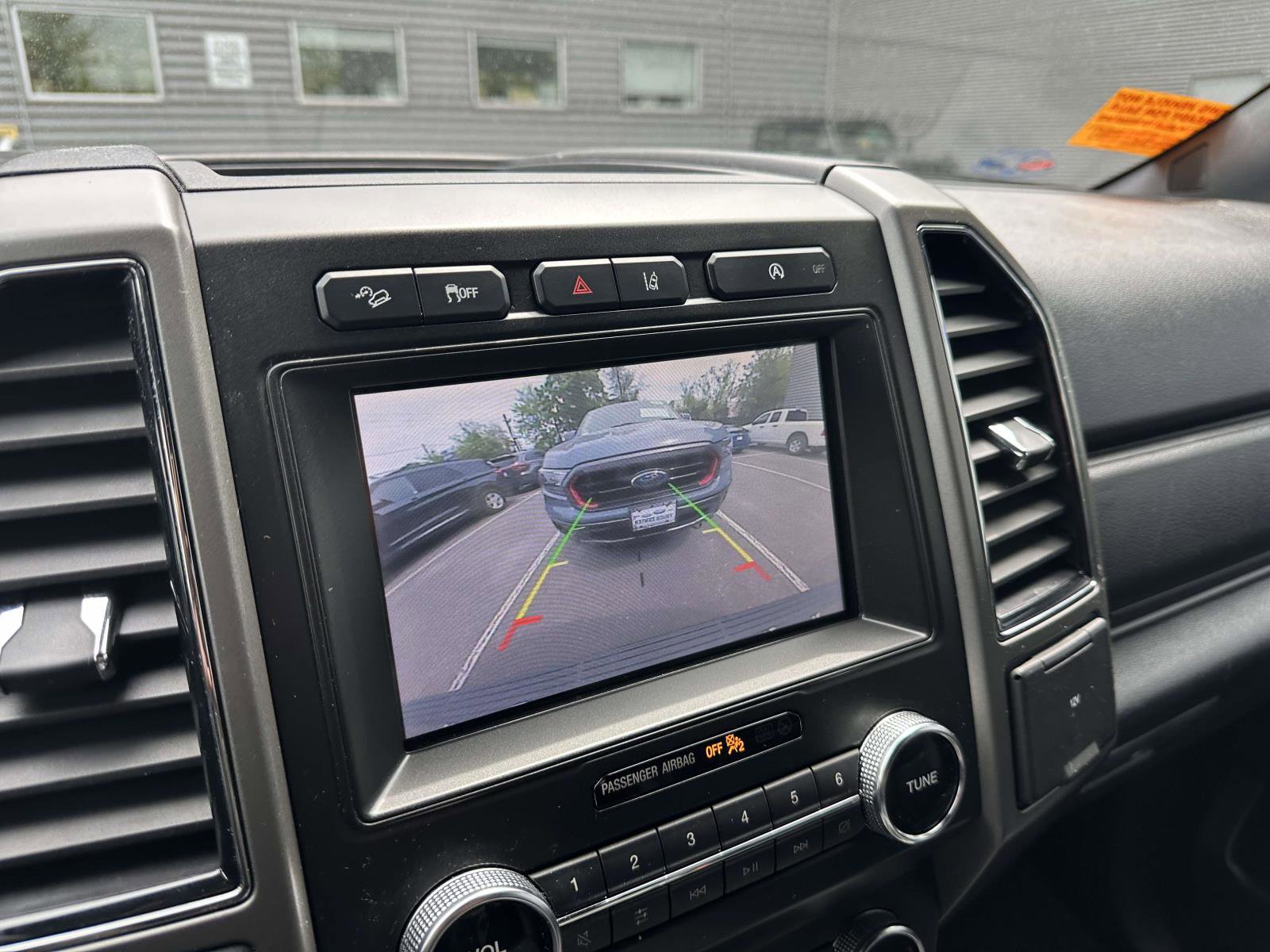 Used 2020 Ford Expedition XLT w/ Black Accent Package AWD/4WD image 20
